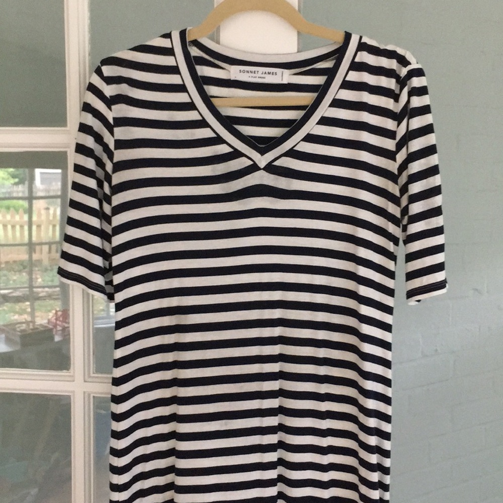 Sonnet James V Neck Play Dress